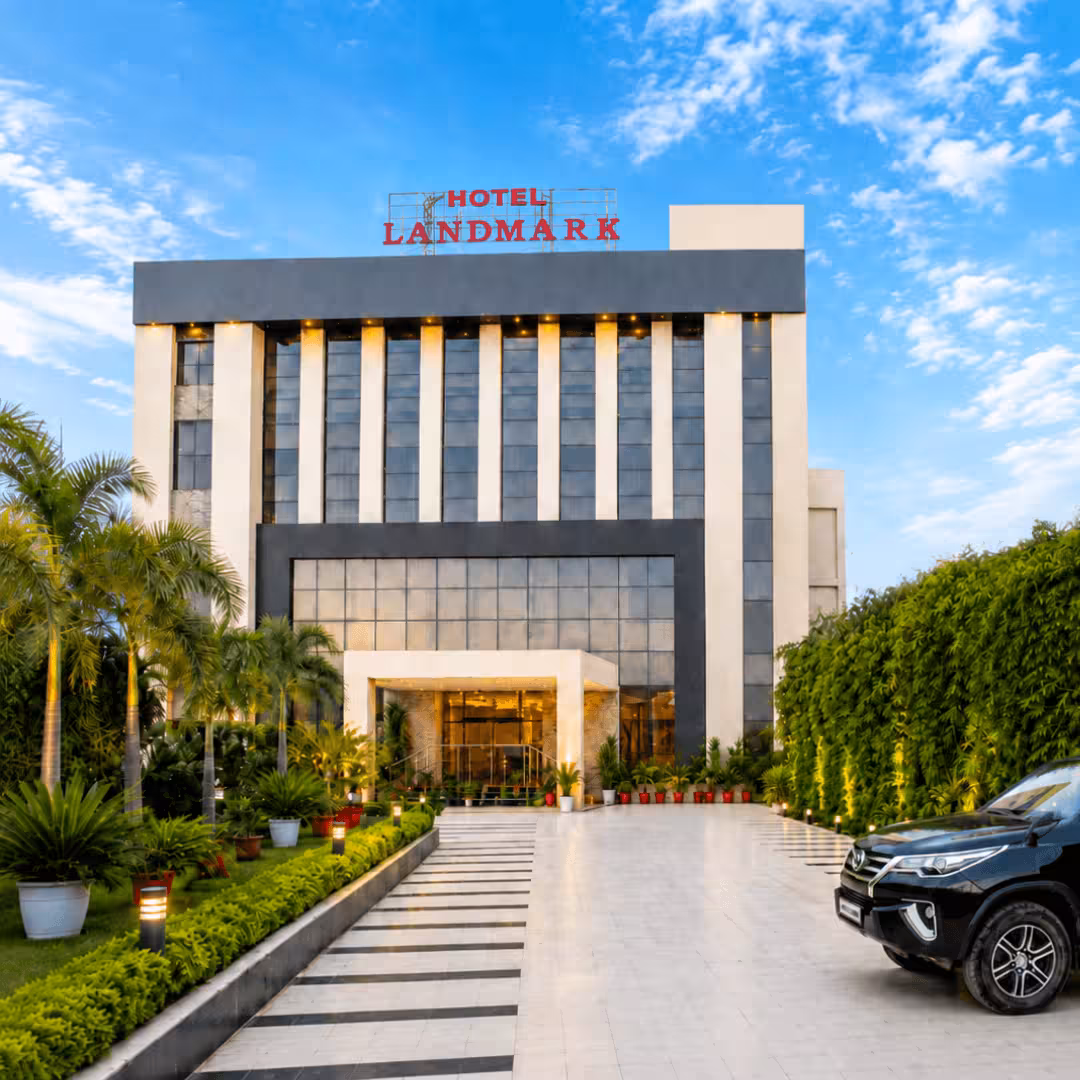 Landmark, Rewa AM Hotel Kollection